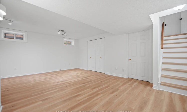 923 Redbird Crescent