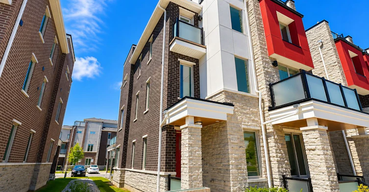 401-1034 Reflection Place, Pickering, ON, L1X 0L1 - 2