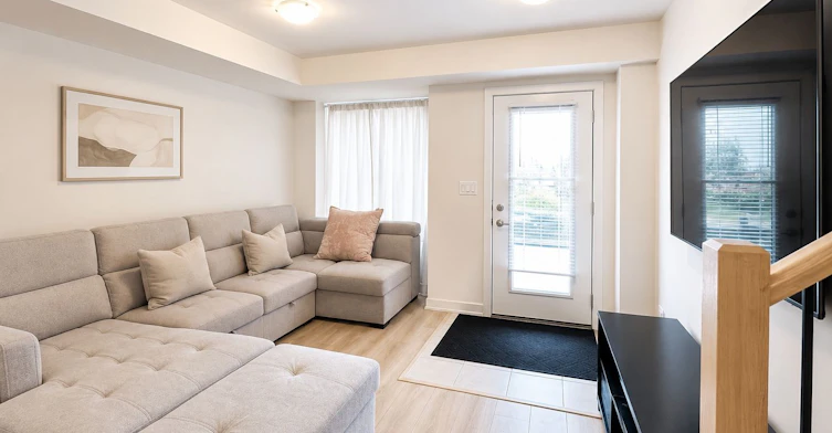 102-1695 Dersan Street, Pickering, ON, L1X 0S8 - 4