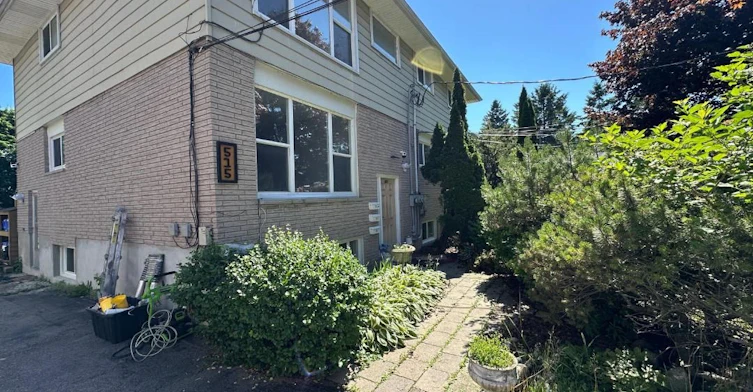 unit 2 ( Middle )-515 Stone Street, Oshawa, ON, L1J 1A4