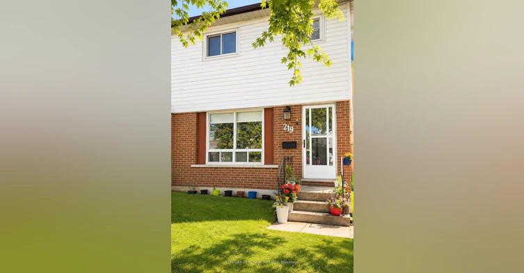 219 Barkley Crescent, Oshawa, ON, L1J 2E7 - 2