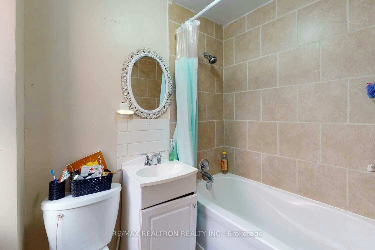 54 Ritson Road S, Oshawa, ON, L1H 5G9 - 9