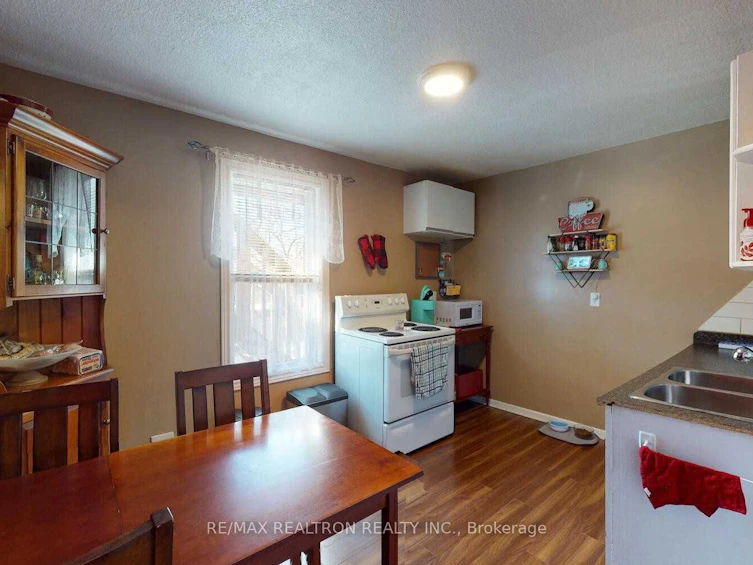 54 Ritson Road S, Oshawa, ON, L1H 5G9 - 4
