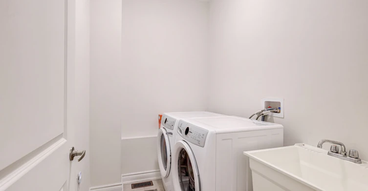 main,2nd and 3rd floor-2844 Whites Road, Pickering, ON, L1X 0R6 - 14