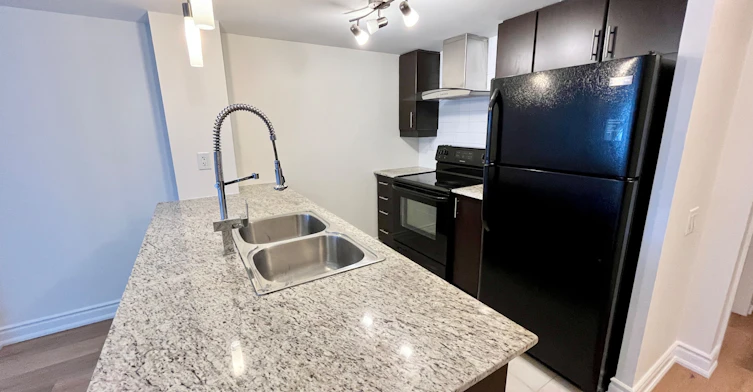 1906-25 Town Centre Court, Toronto, ON, M1P 0B4 - 4