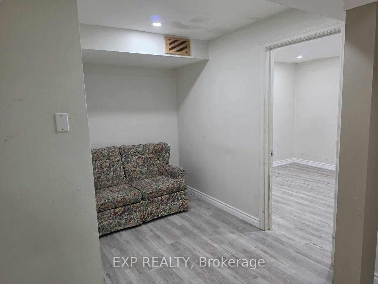 Bsmt-134 Sandown Avenue, Toronto, ON, M1N 3W7 - 16