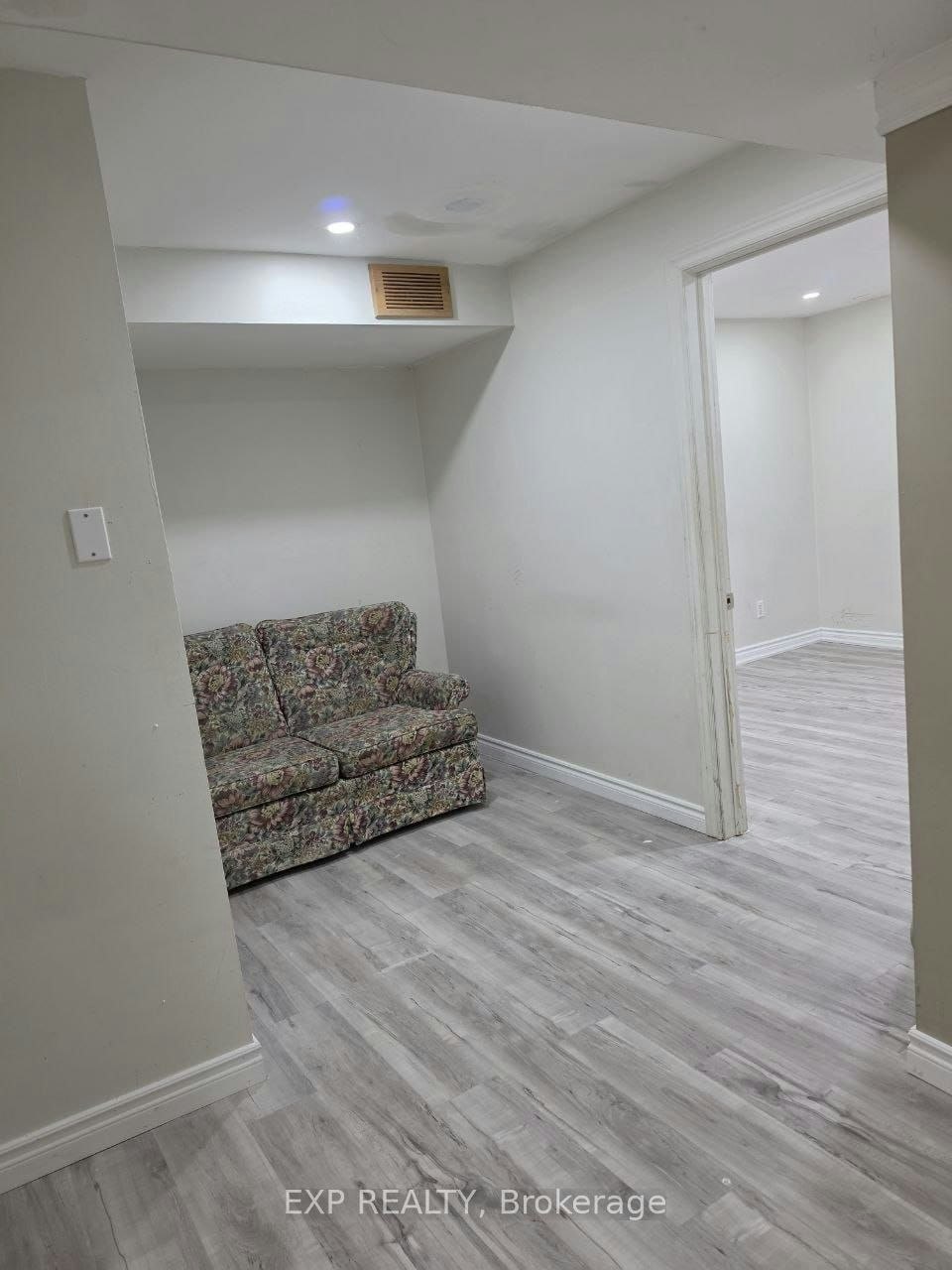 Bsmt-134 Sandown Avenue, Toronto, ON, M1N 3W7 - 18