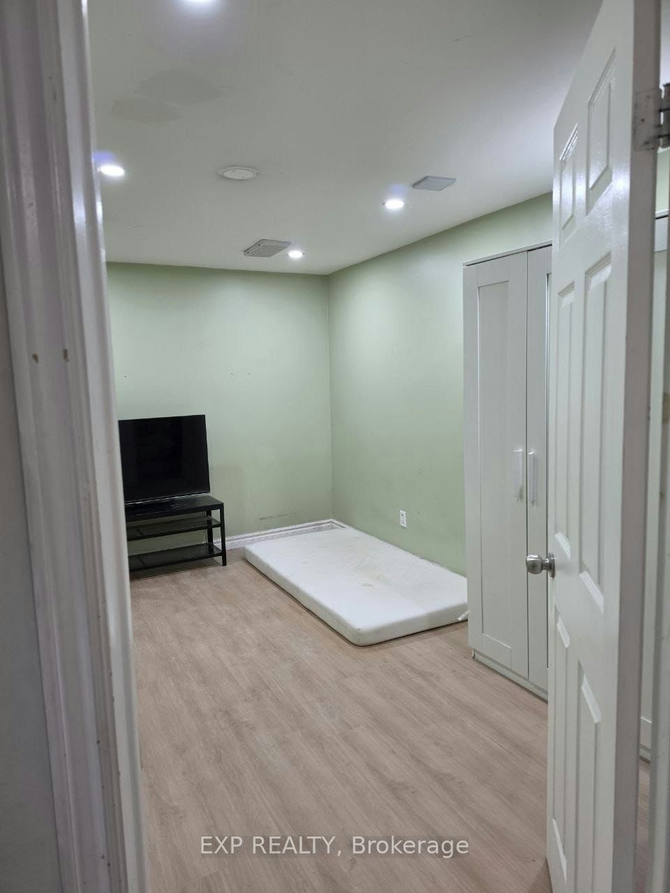 Bsmt-134 Sandown Avenue, Toronto, ON, M1N 3W7 - 9