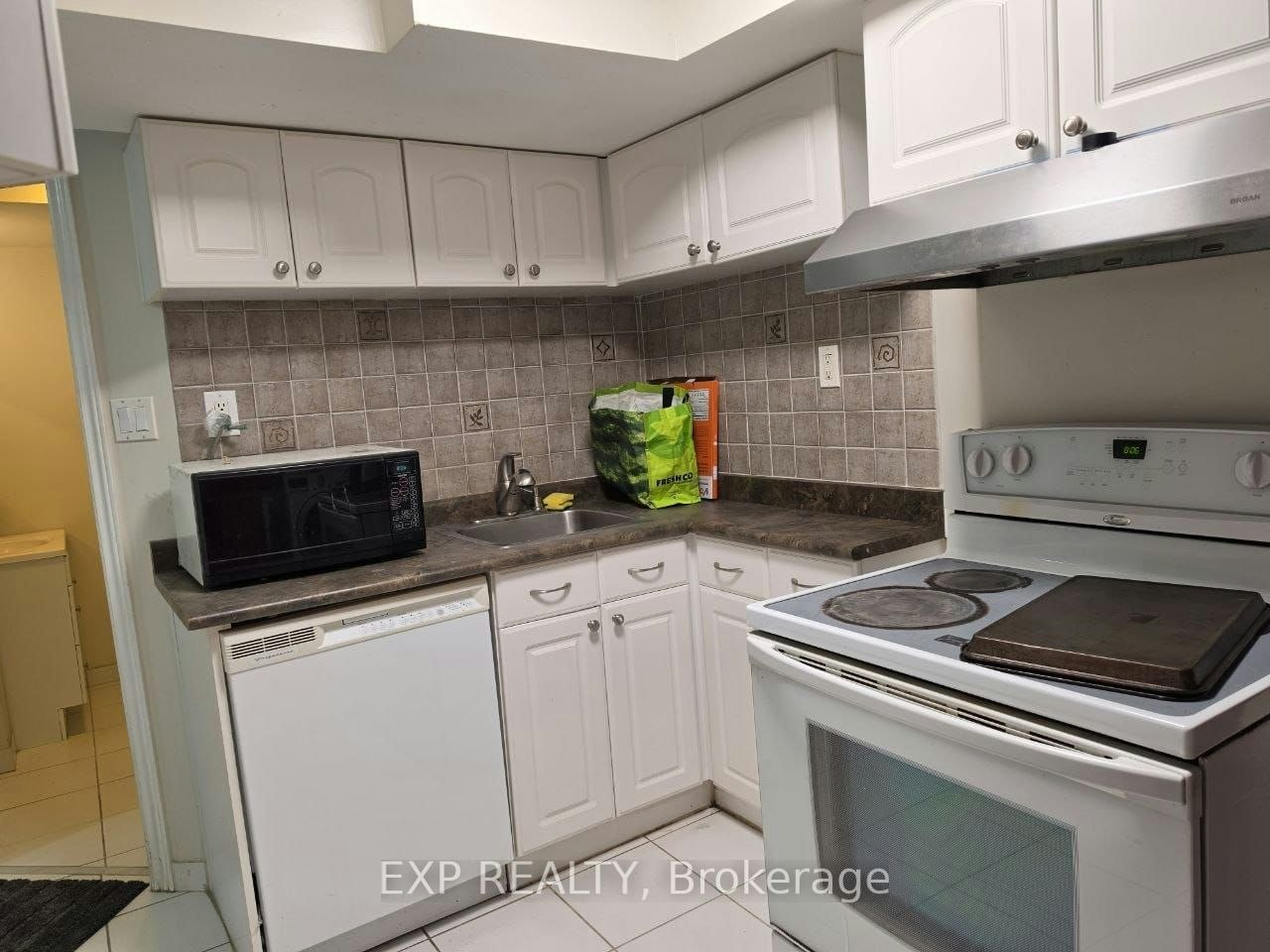 Bsmt-134 Sandown Avenue, Toronto, ON, M1N 3W7 - 4