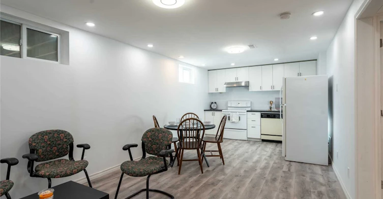 418 Waverly Street, Oshawa, ON, L1J 5W3 - 3