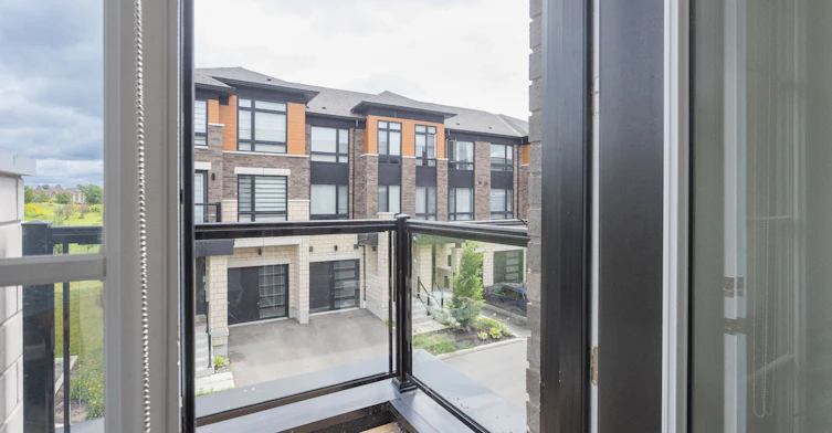 24 Lake Trail Way, Whitby, ON, L1M 0M3 - 24