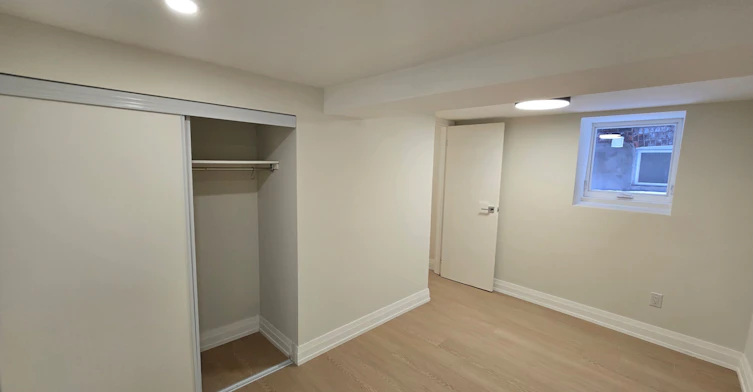 9 Alton Avenue, Toronto, ON, M4L 2M3 - 7