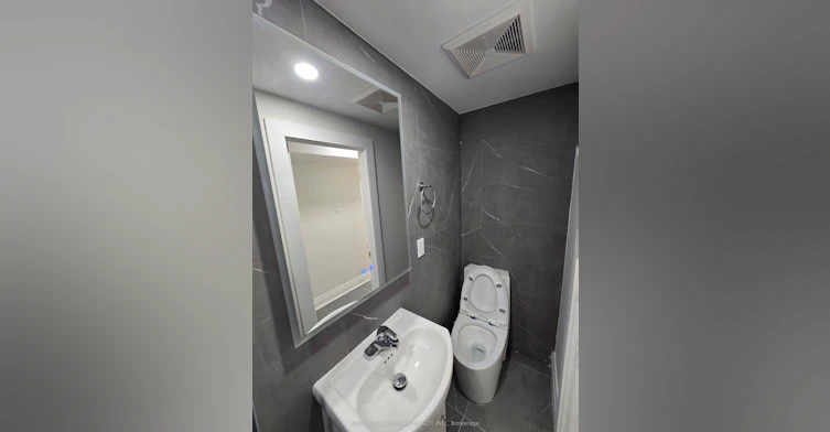 9 Alton Avenue, Toronto, ON, M4L 2M3 - 5