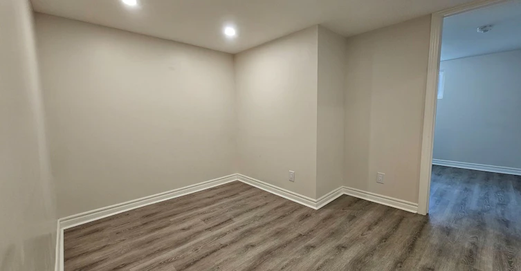 Lower-733 Balaton Avenue, Pickering, ON, L1W 1W3 - 3