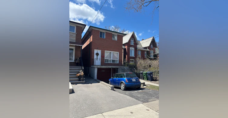 82 Main Street, Toronto, ON, M4E 2V7