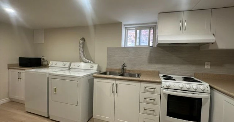 Lower-445 Donlands Avenue, Toronto, ON, M4J 3S4 - 9