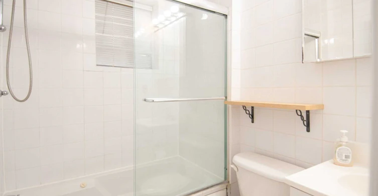Upper-213 Kenilworth Avenue, Toronto, ON, M4L 3S7 - 16