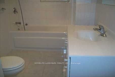 Upper-213 Kenilworth Avenue, Toronto, ON, M4L 3S7 - 13