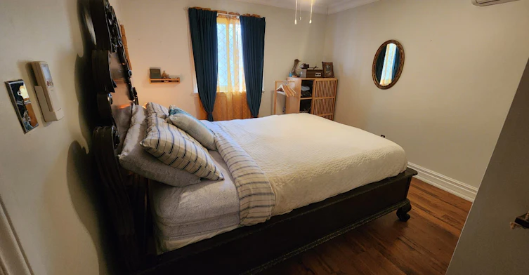 Upper-213 Kenilworth Avenue, Toronto, ON, M4L 3S7 - 8