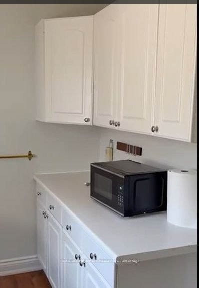 Upper-213 Kenilworth Avenue, Toronto, ON, M4L 3S7 - 12