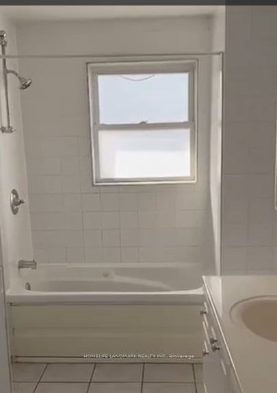 Upper-213 Kenilworth Avenue, Toronto, ON, M4L 3S7 - 14