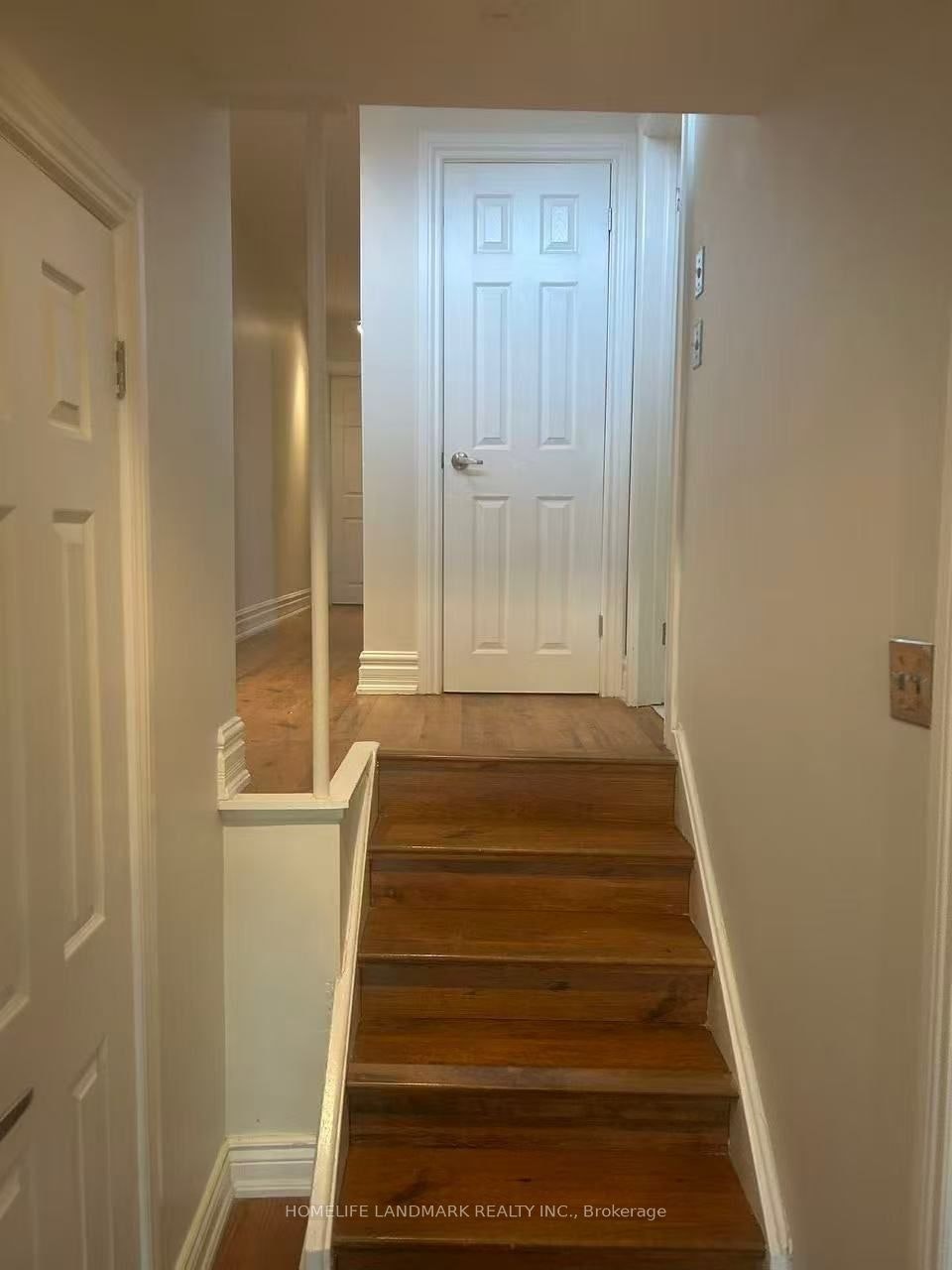 Upper-213 Kenilworth Avenue, Toronto, ON, M4L 3S7 - 17