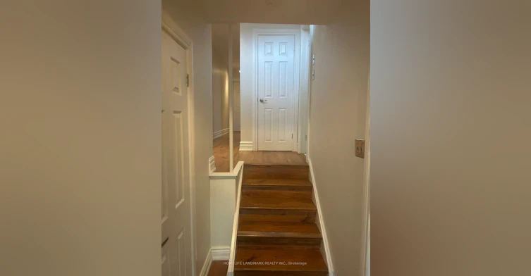 Upper-213 Kenilworth Avenue, Toronto, ON, M4L 3S7 - 17