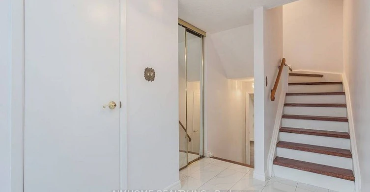 3-30 Chichester Place, Toronto, ON, M1T 3S5 - 2