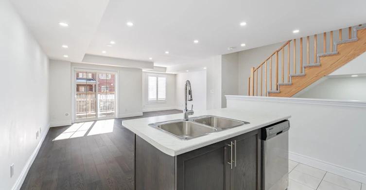 48 Porcelain Way, Whitby, ON, L1R 0R6 - 12