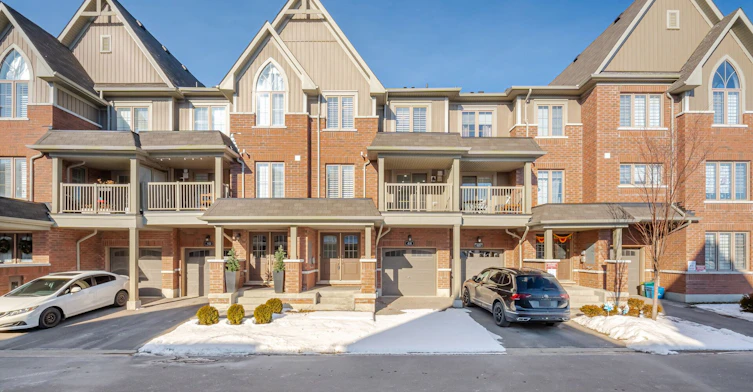 48 Porcelain Way, Whitby, ON, L1R 0R6