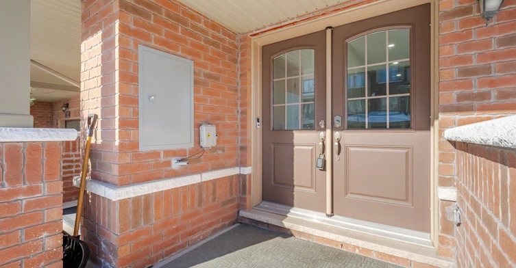 48 Porcelain Way, Whitby, ON, L1R 0R6 - 3
