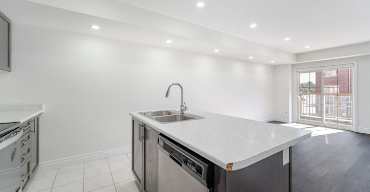 48 Porcelain Way, Whitby, ON, L1R 0R6 - 11