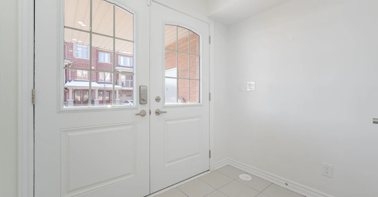 48 Porcelain Way, Whitby, ON, L1R 0R6 - 4