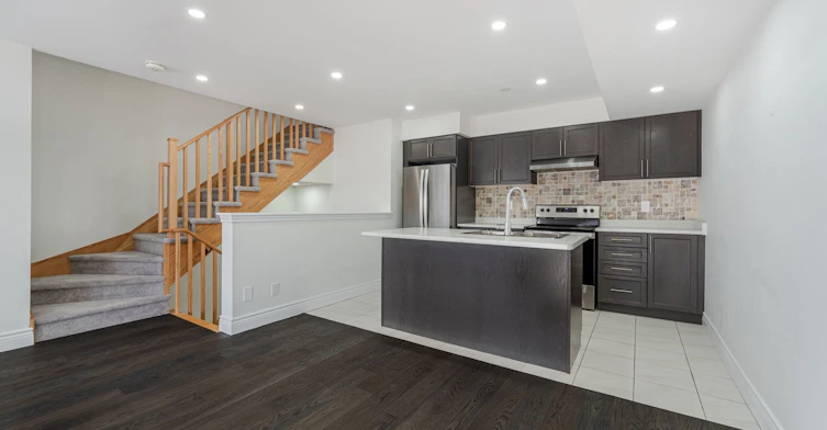 48 Porcelain Way, Whitby, ON, L1R 0R6 - 9