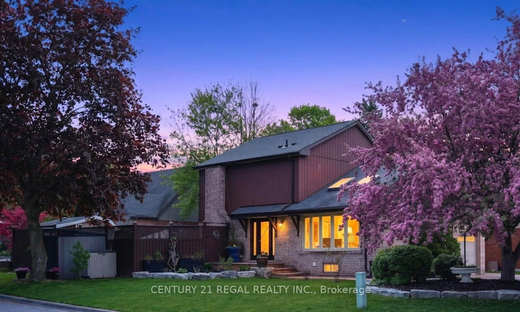 481 Camelot Drive W