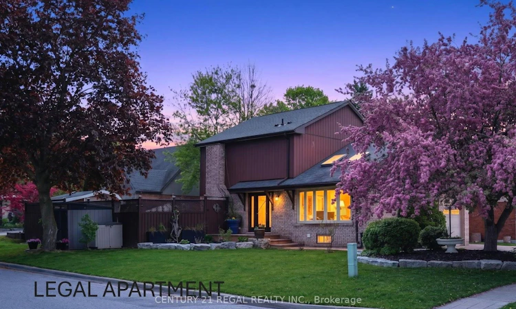 481 Camelot Drive W