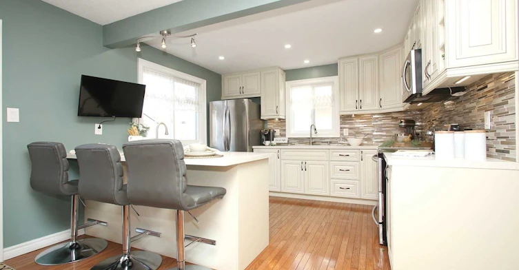 653 Dorchester Drive, Oshawa, ON, L1J 6L4 - 3