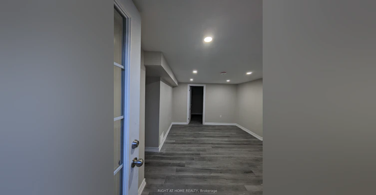 29 Brantford Drive, Toronto, ON, M1W 1E2 - 5