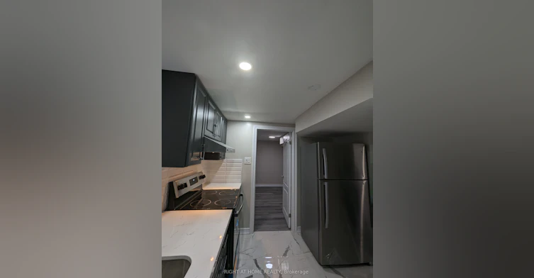29 Brantford Drive, Toronto, ON, M1W 1E2 - 4