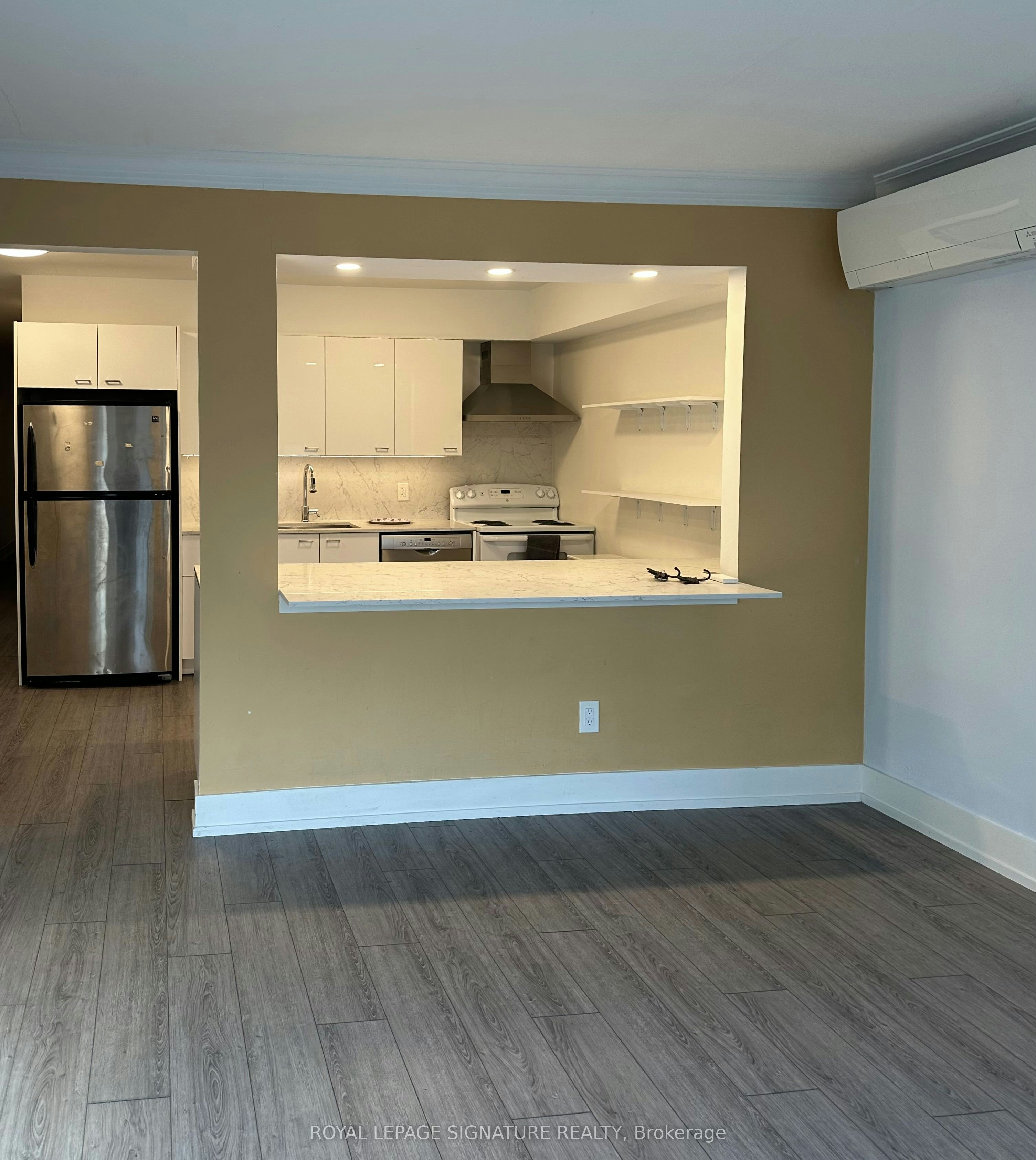 3-1089 Broadview Avenue, Toronto, ON, M4K 2S4 - 2