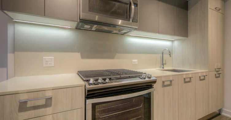 406-665 Kingston Road, Toronto, ON, M4E 0R6 - 4