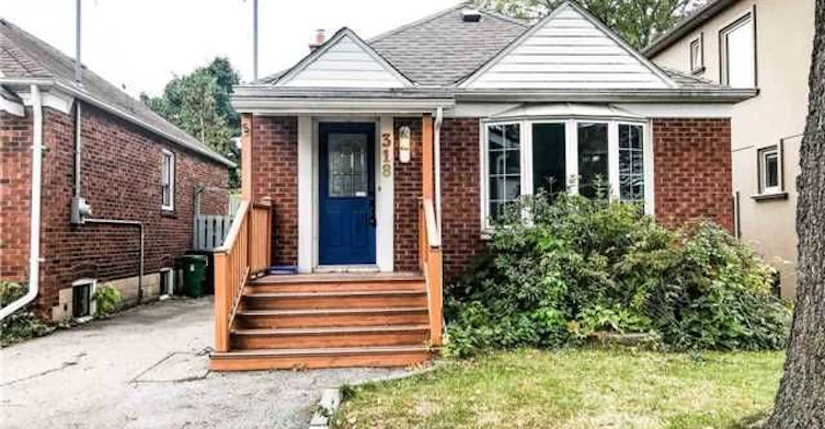 318 Woodmount Avenue, Toronto, ON, M4C 4A3