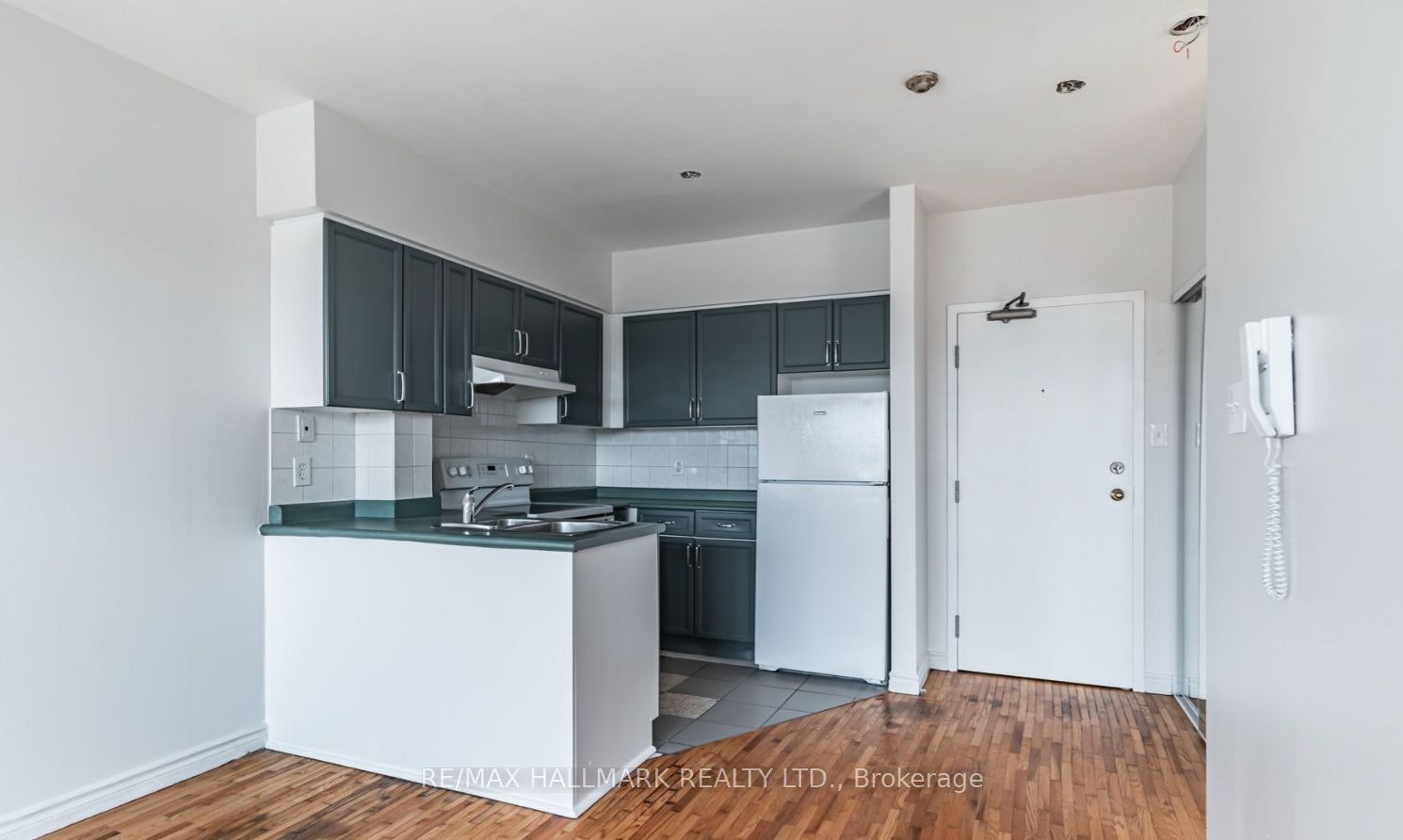 A5-2831 Kingston Road, Toronto, ON, M1M 1N2 - 2