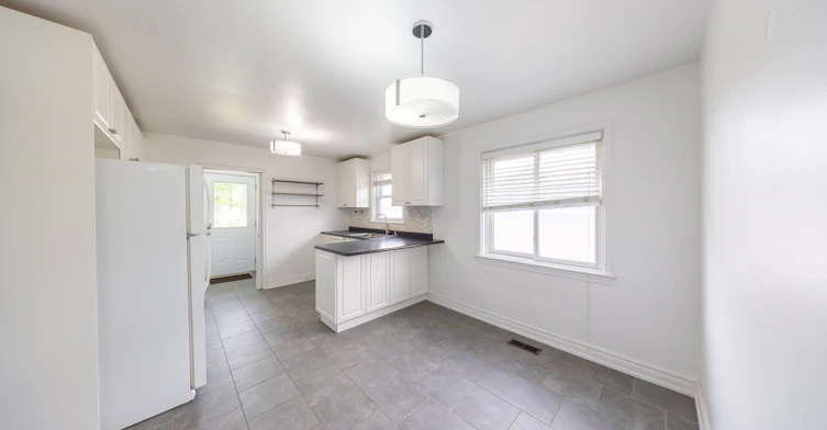 Main-1118 Athol Street, Whitby, ON, L1N 4A7 - 10