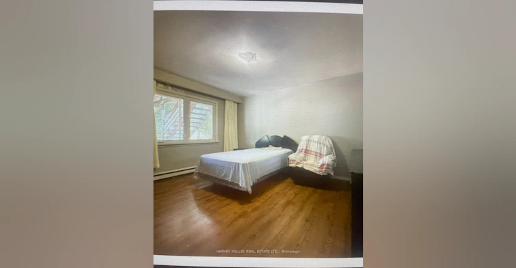 Room # 3-8 Medford Avenue, Toronto, ON, M1L 4G2 - 3