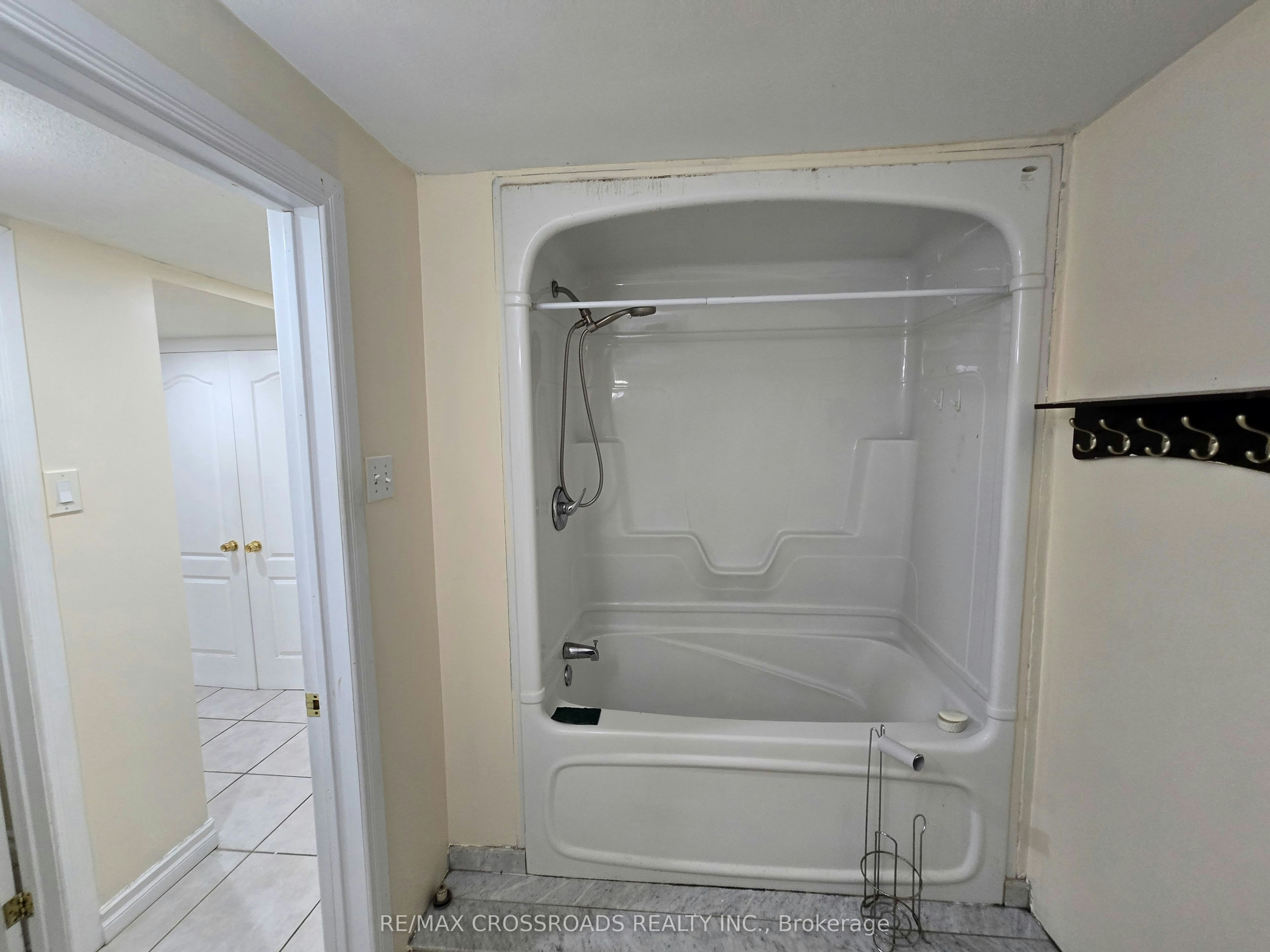 34 Sonley Drive, Whitby, ON, L1R 3B3 - 9