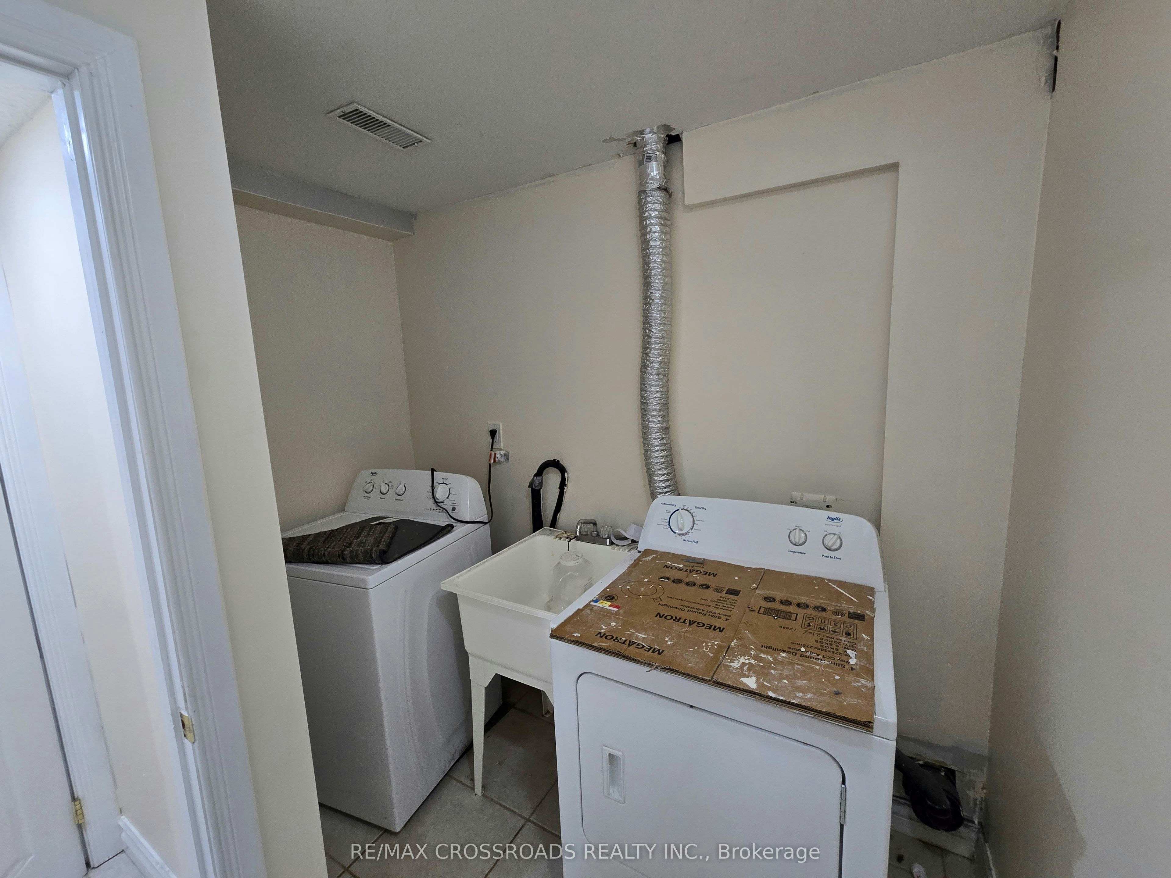 34 Sonley Drive, Whitby, ON, L1R 3B3 - 6