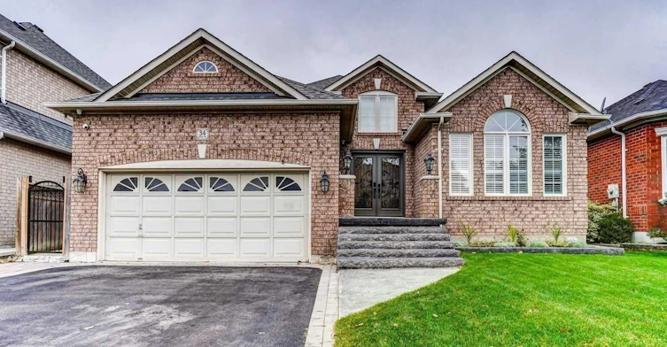 34 Sonley Drive, Whitby, ON, L1R 3B3