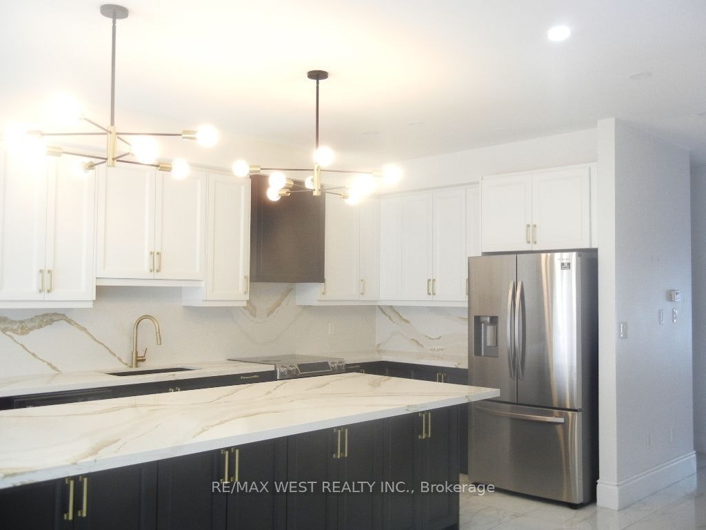 12 Waterstone Way, Whitby, ON, L1N 0M3 - 6