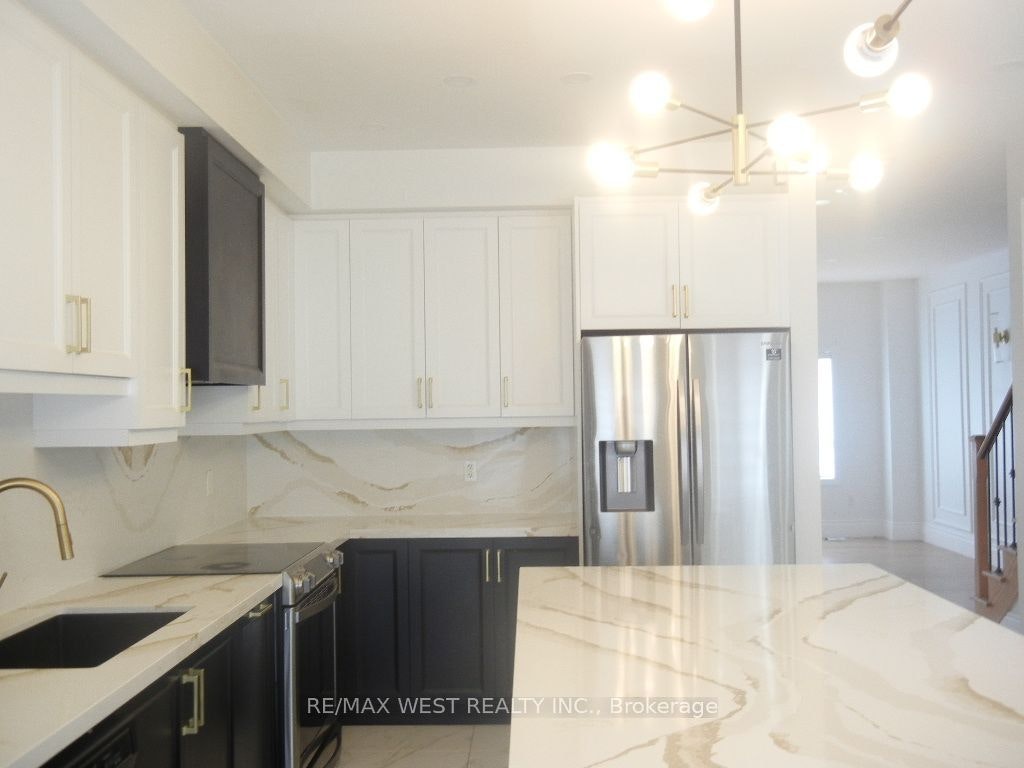 12 Waterstone Way, Whitby, ON, L1N 0M3 - 5
